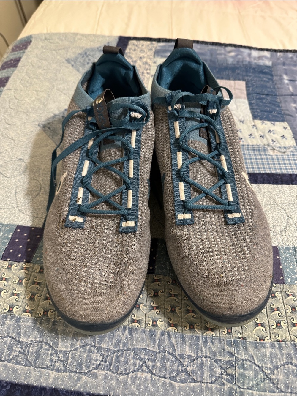 Nike Men's Grey Knit Sneakers with Teal Accents